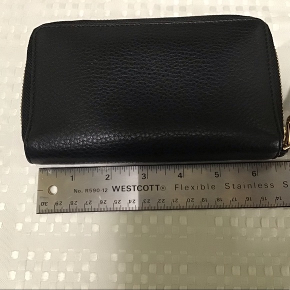 TORY BURCH - authentic - black pebble grain LEATHER wallet wristlet - Picture 5 of 7